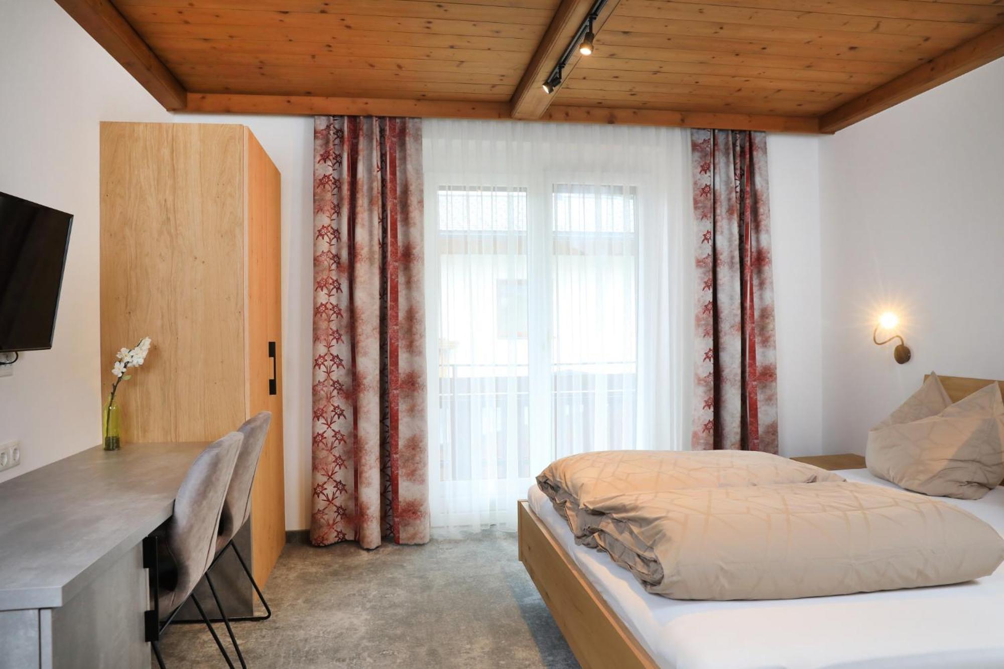 Fruehstueckspension Jagdhof Obertilliach Extérieur photo