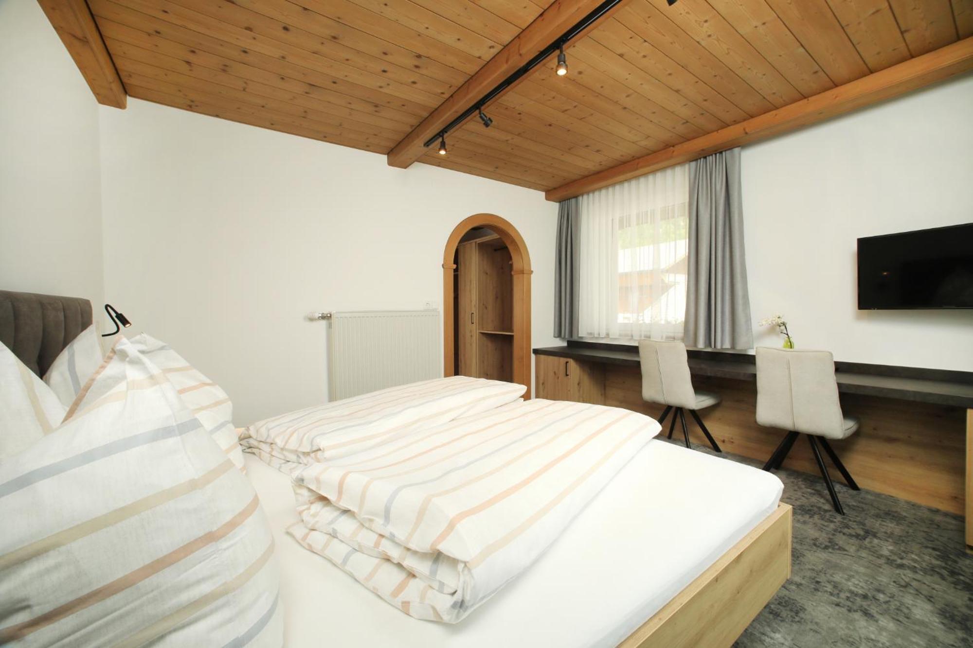 Fruehstueckspension Jagdhof Obertilliach Extérieur photo